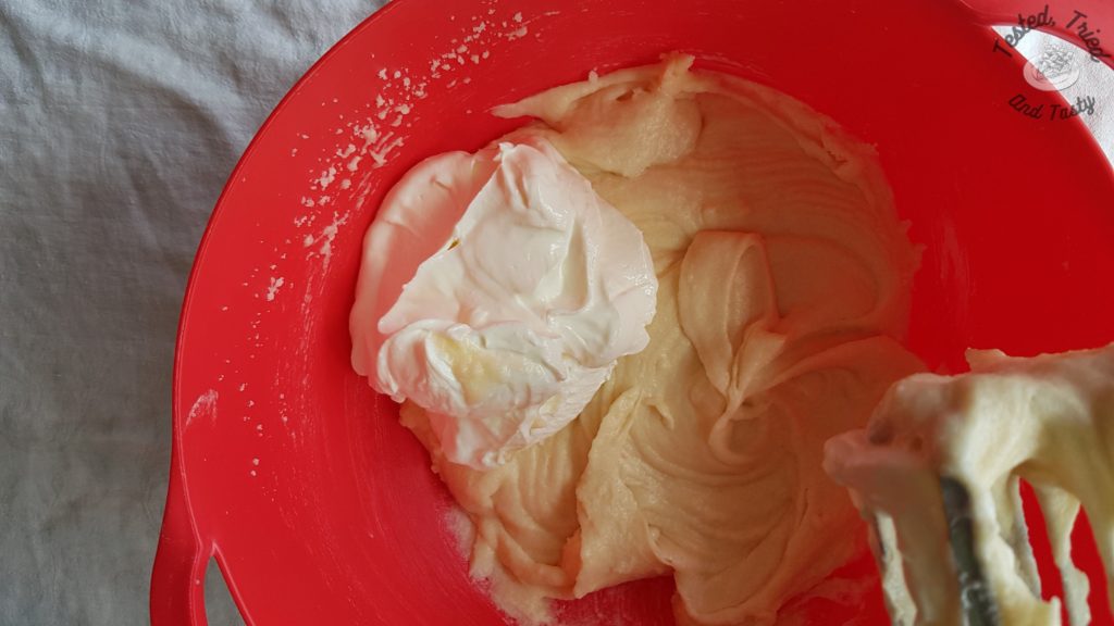 liquid ingredients for vanilla cupcakes