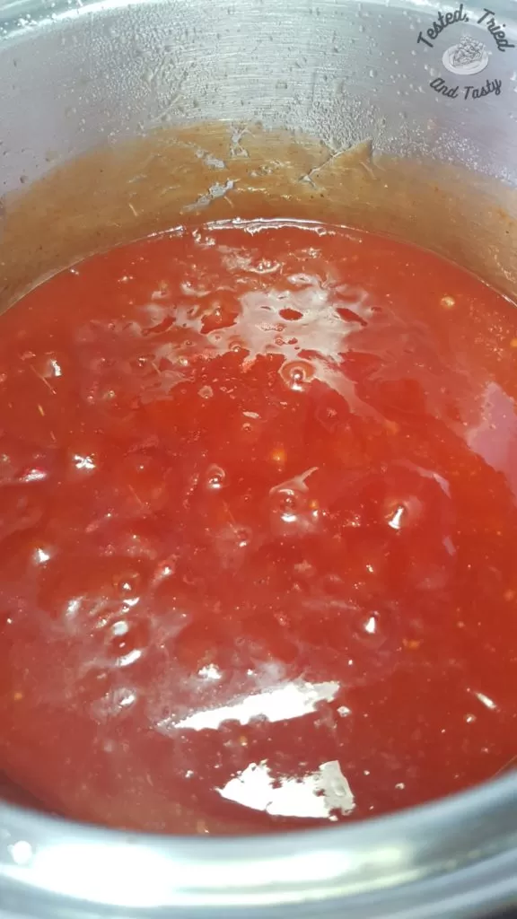 homemade smokey barbecue sauce