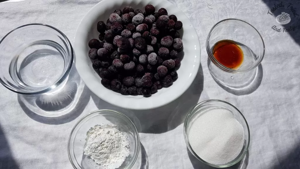 ingredients for blueberry syrup.