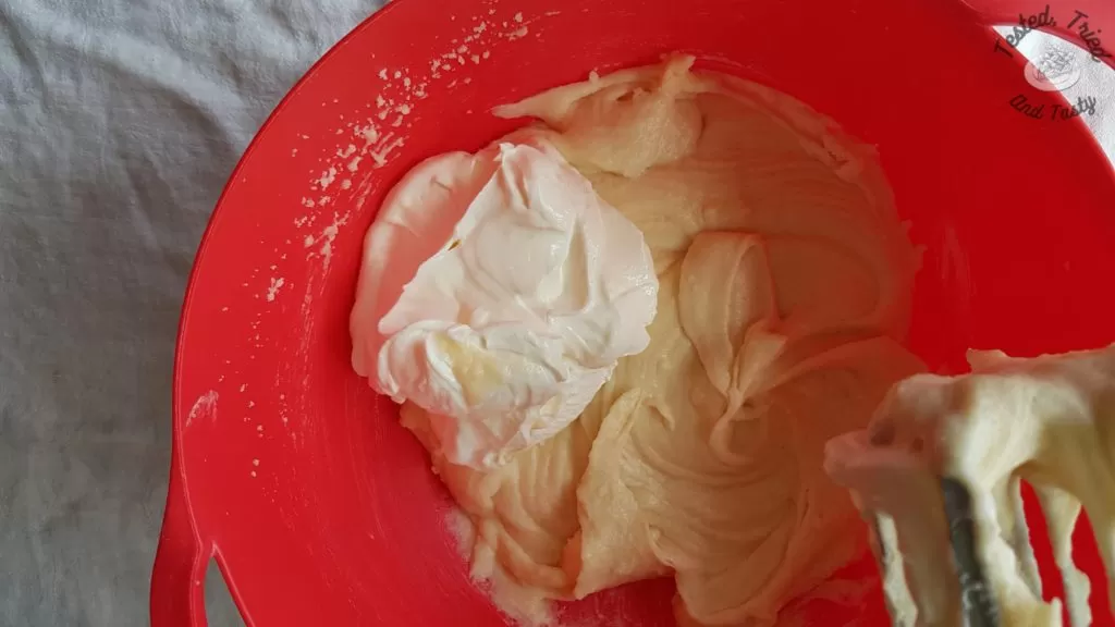 liquid ingredients for vanilla cupcakes