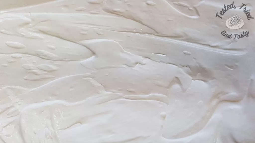 Layer of dream whip/cool whip.