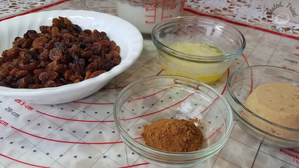 Add ins for the cinnamon raisin.