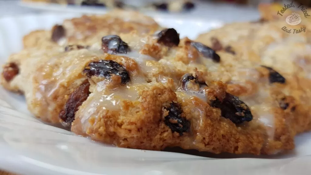 Cinnamon raisin scones recipe.