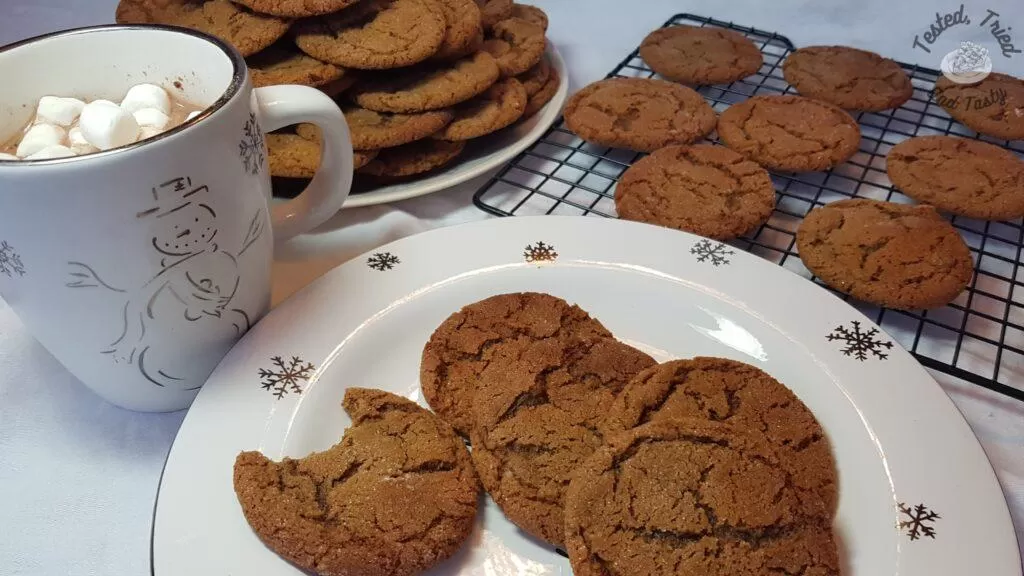 Gingersnap cookies on a christmas plate.